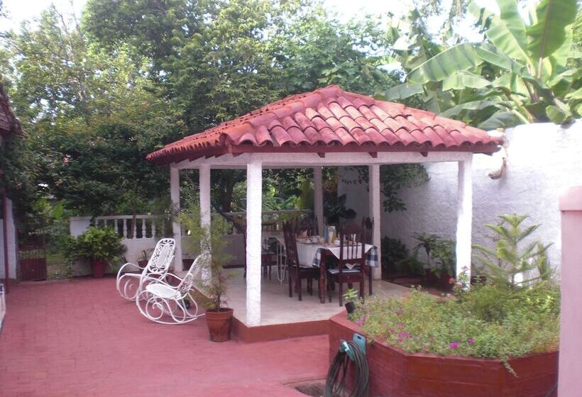 پانسیون Hostal Sol