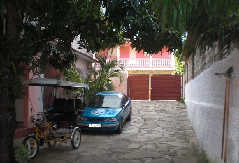 پانسیون Hostal Sol