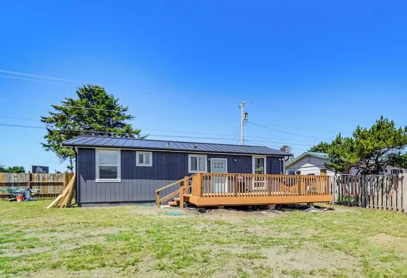 Pet Friendly Moclips Home: Walk To Mocrocks Beach!