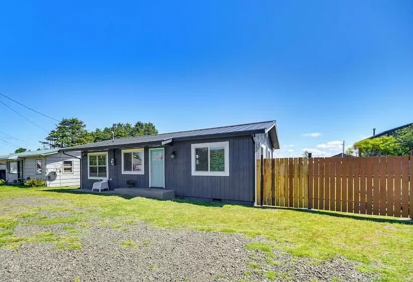 Pet Friendly Moclips Home: Walk To Mocrocks Beach!