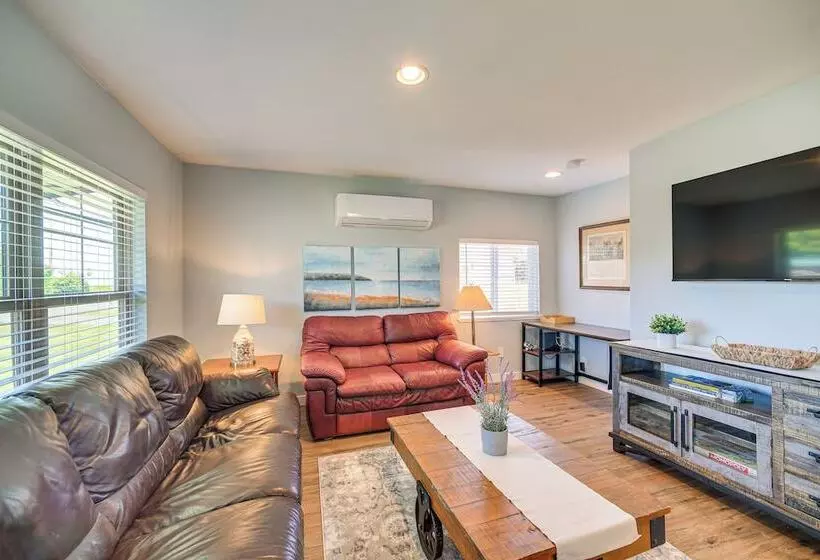 Pet Friendly Moclips Home: Walk To Mocrocks Beach!