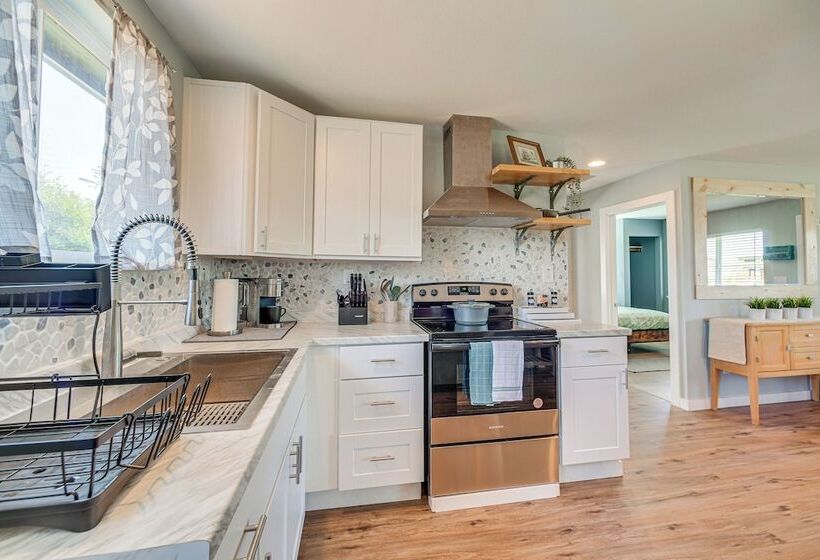 Pet Friendly Moclips Home: Walk To Mocrocks Beach!