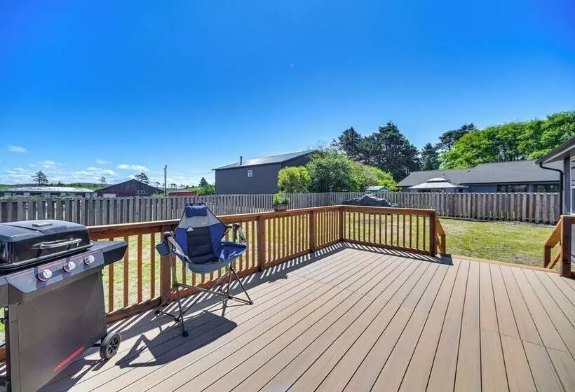 Pet Friendly Moclips Home: Walk To Mocrocks Beach!