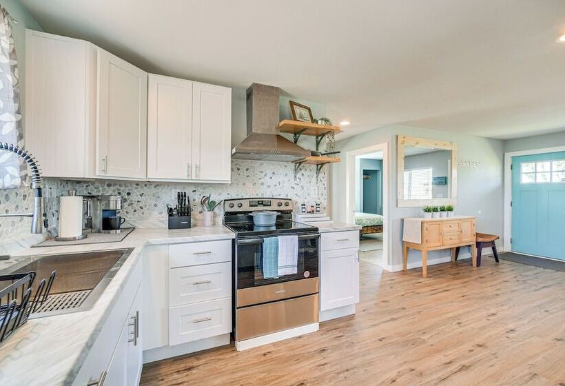 Pet Friendly Moclips Home: Walk To Mocrocks Beach!