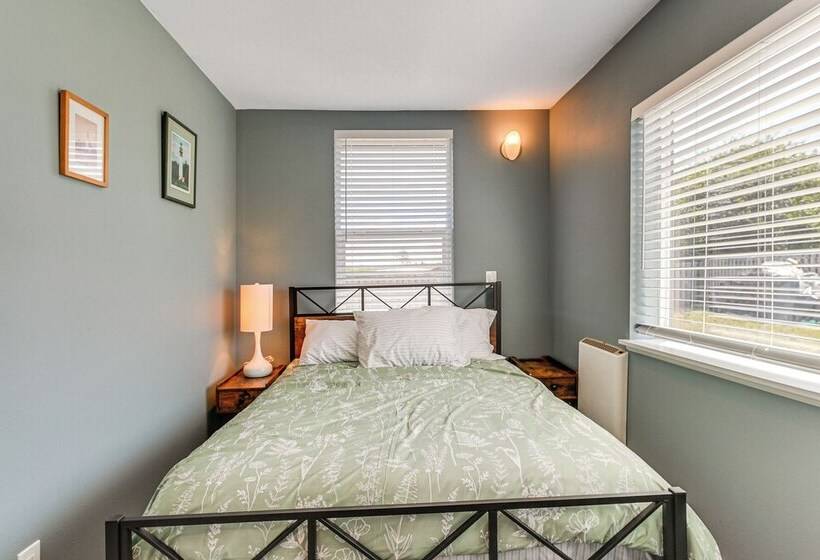 Pet Friendly Moclips Home: Walk To Mocrocks Beach!