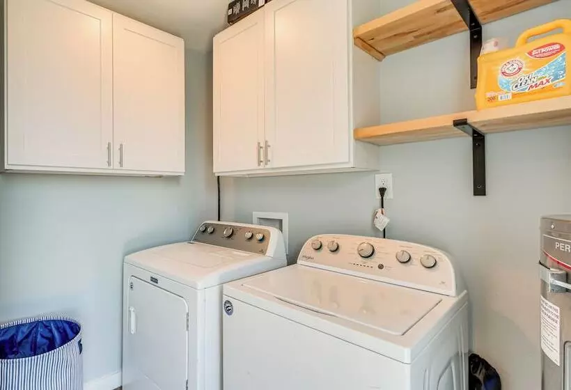 Pet Friendly Moclips Home: Walk To Mocrocks Beach!