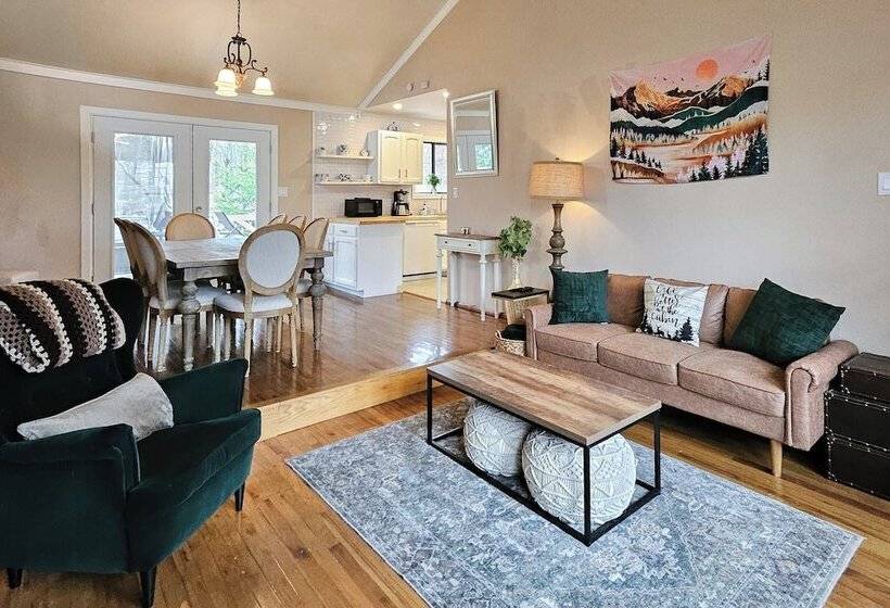 Pond Place By Avantstay Game Room, Deck, Fire Pit