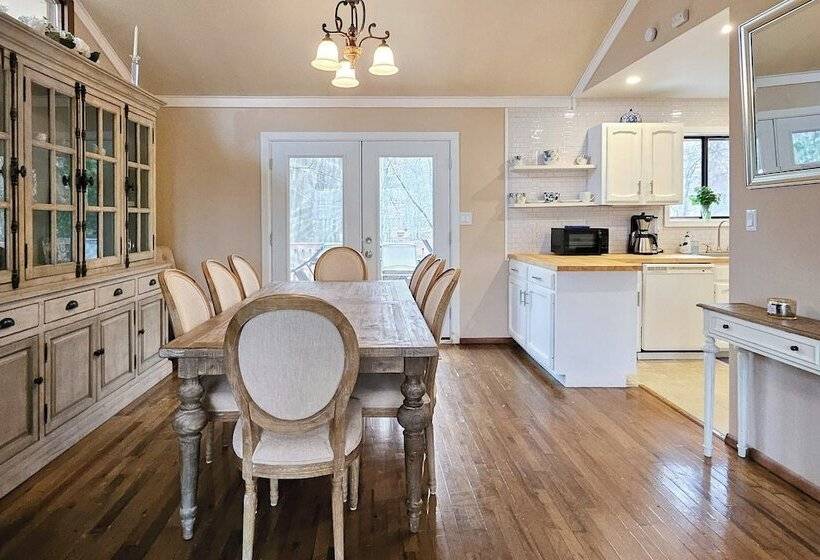 Pond Place By Avantstay Game Room, Deck, Fire Pit