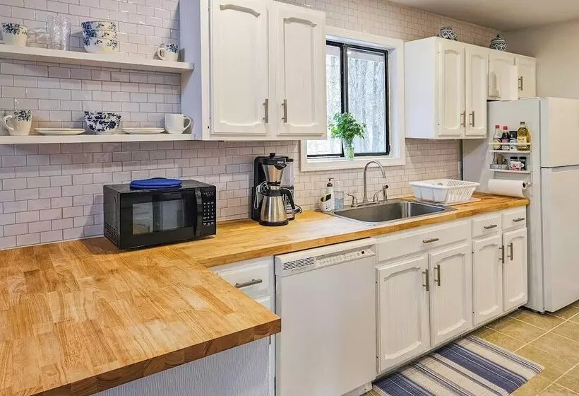 Pond Place By Avantstay Game Room, Deck, Fire Pit