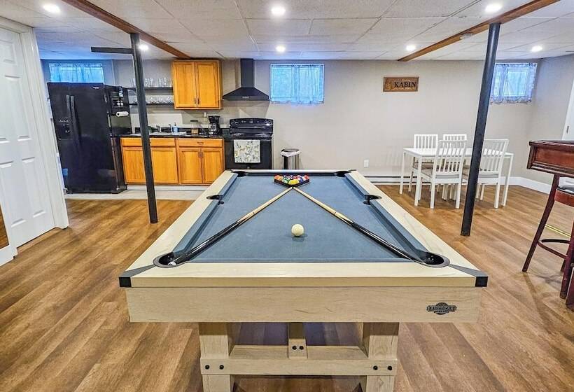 Pond Place By Avantstay Game Room, Deck, Fire Pit