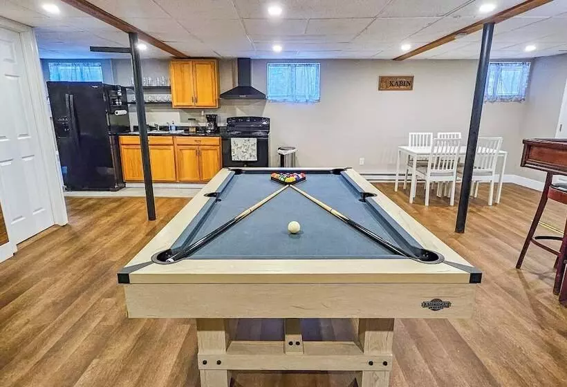 Pond Place By Avantstay Game Room, Deck, Fire Pit