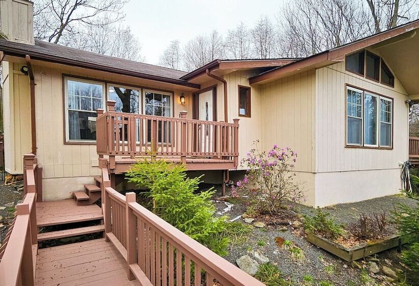 Pond Place By Avantstay Game Room, Deck, Fire Pit