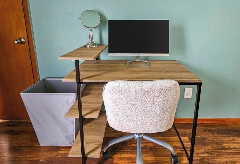 Pond Place By Avantstay Game Room, Deck, Fire Pit