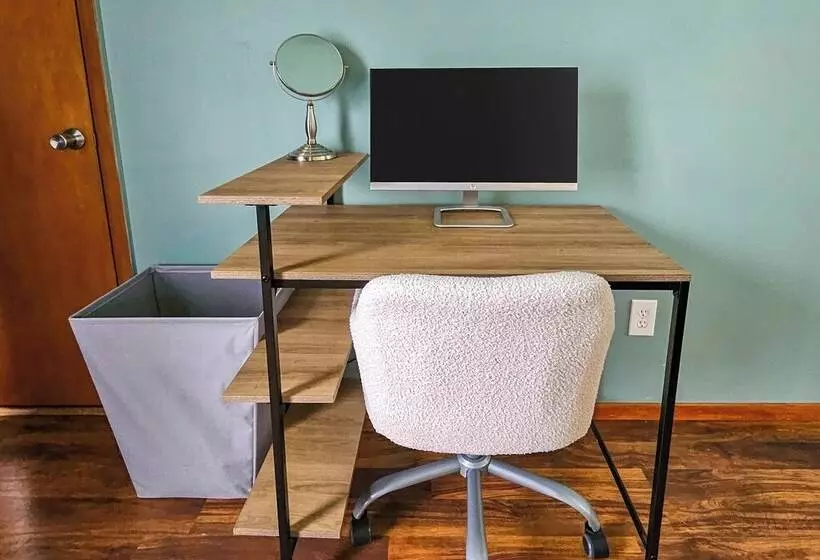 Pond Place By Avantstay Game Room, Deck, Fire Pit