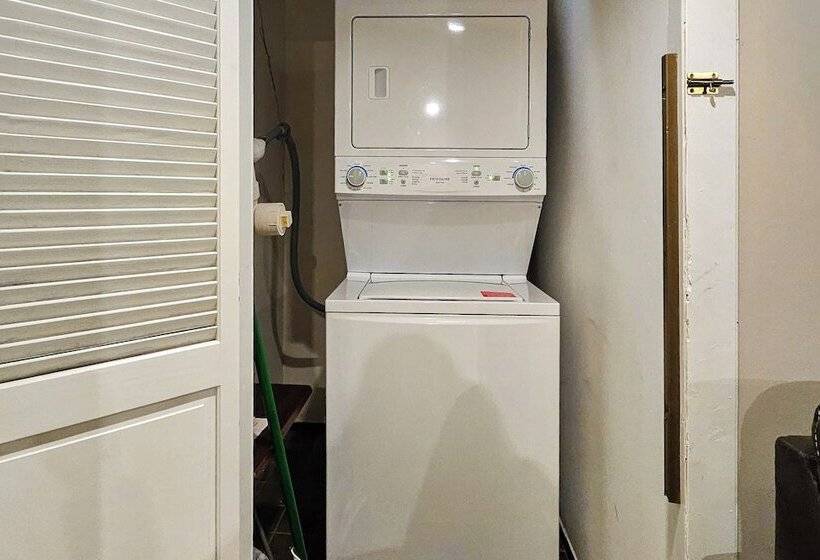 Pond Place By Avantstay Game Room, Deck, Fire Pit