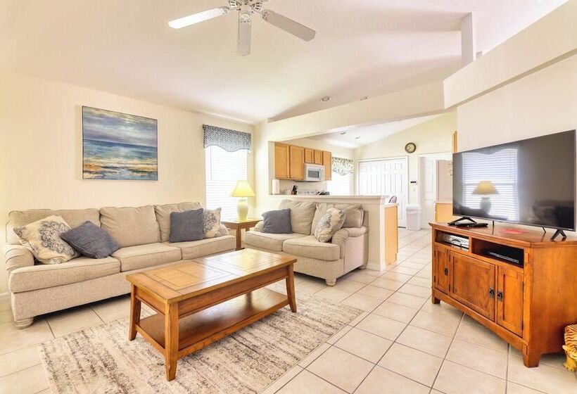 Pool Pleasure At Highlands Reserve