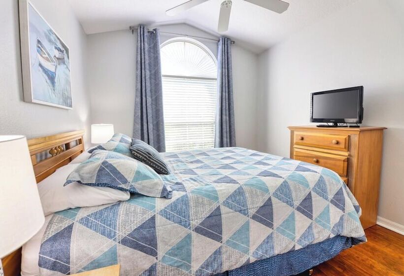 Pool Pleasure At Highlands Reserve