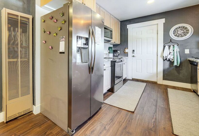 Rustic & Secluded Nevada Home: On Site Dog Park!