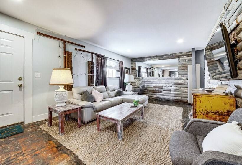 Rustic & Secluded Nevada Home: On Site Dog Park!