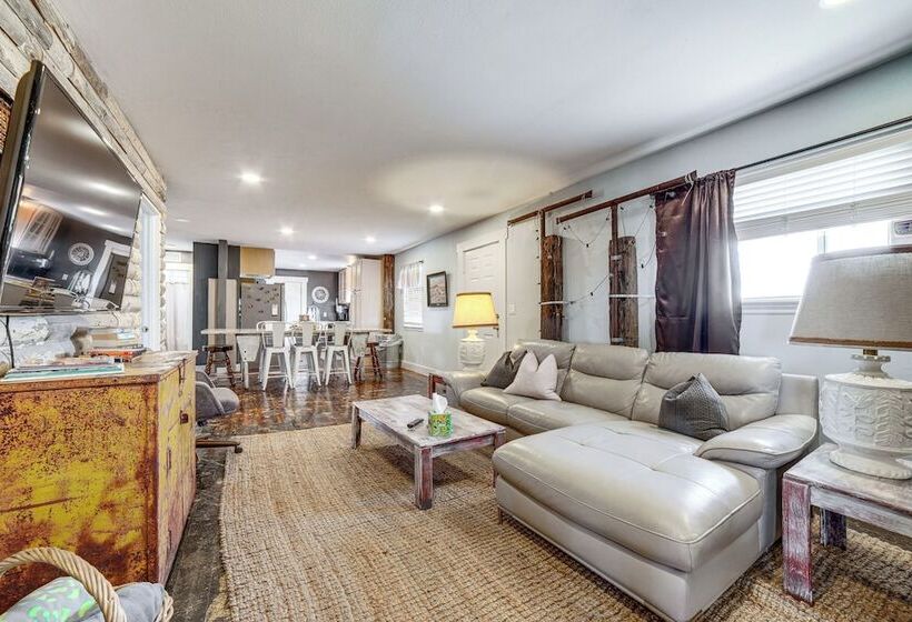 Rustic & Secluded Nevada Home: On Site Dog Park!