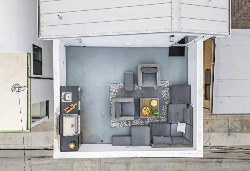 Seaside Style By Avantstay Rooftop + Walk To Beach Chic Design