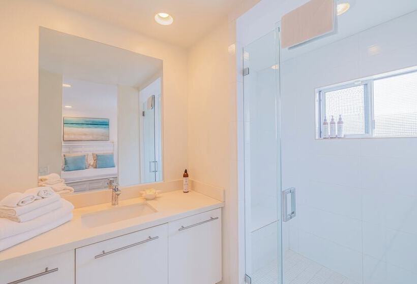 Seaside Style By Avantstay Rooftop + Walk To Beach Chic Design