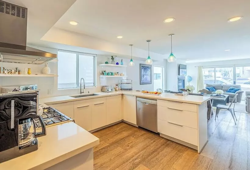 Seaside Style By Avantstay Rooftop + Walk To Beach Chic Design