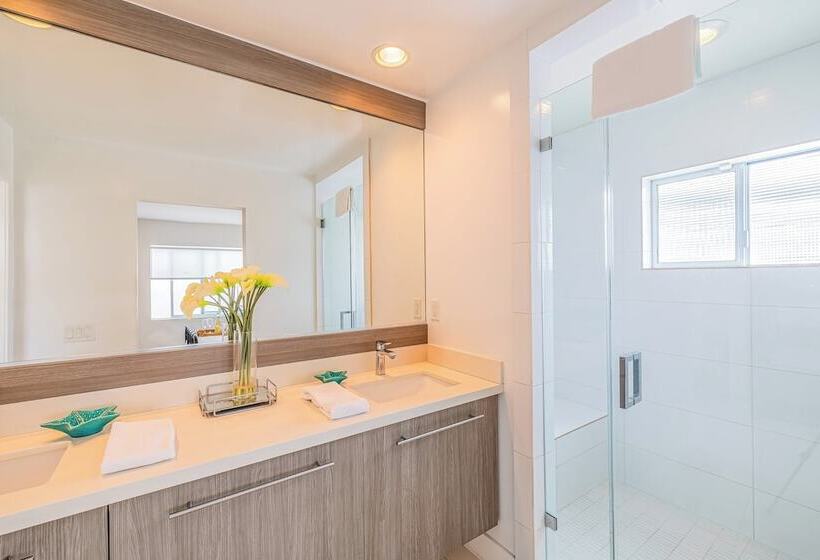 Seaside Style By Avantstay Rooftop + Walk To Beach Chic Design