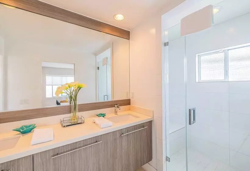 Seaside Style By Avantstay Rooftop + Walk To Beach Chic Design