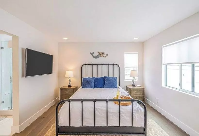 Seaside Style By Avantstay Rooftop + Walk To Beach Chic Design