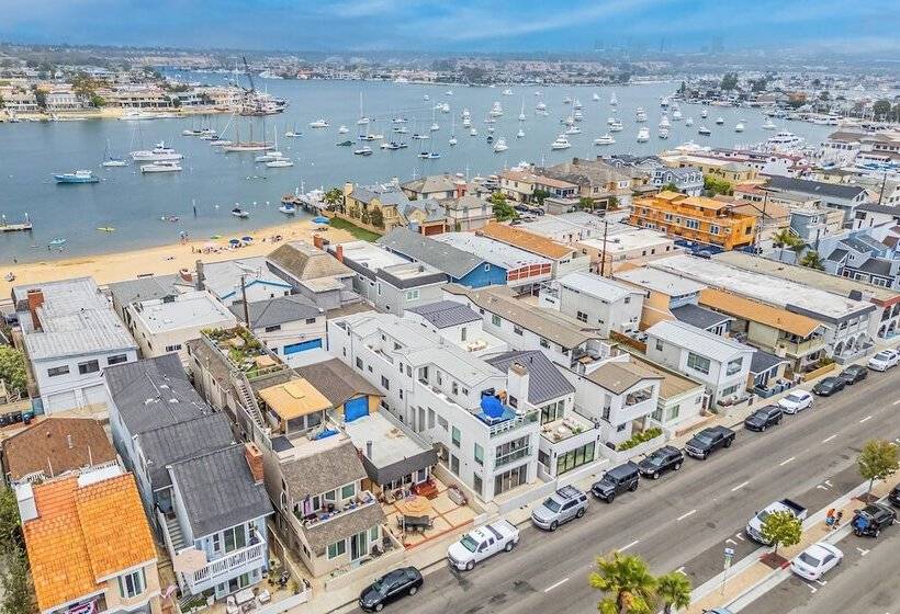 Seaside Style By Avantstay Rooftop + Walk To Beach Chic Design