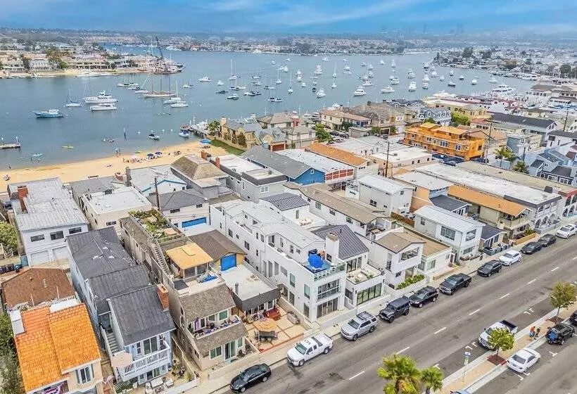 Seaside Style By Avantstay Rooftop + Walk To Beach Chic Design