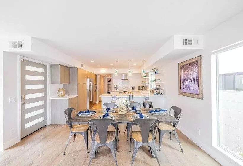 Seaside Style By Avantstay Rooftop + Walk To Beach Chic Design