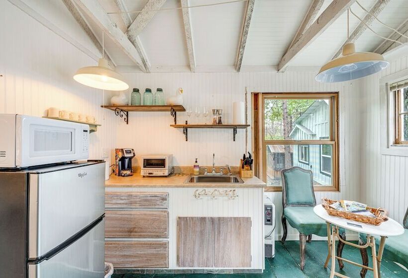 Serene Bass Lake Cabin Near Shopping & Dining!