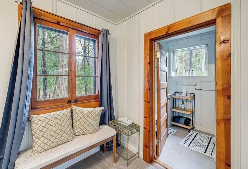 Serene Bass Lake Cabin Near Shopping & Dining!