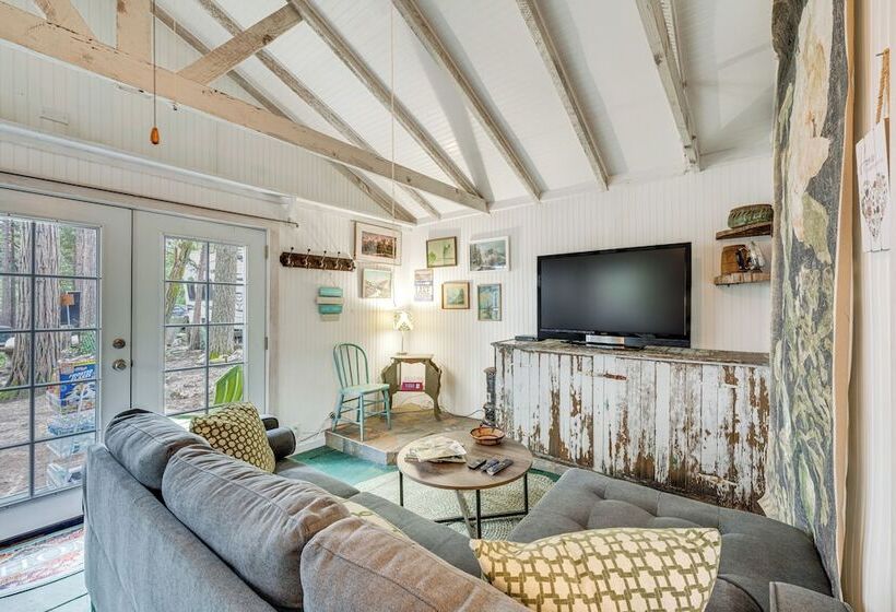 Serene Bass Lake Cabin Near Shopping & Dining!