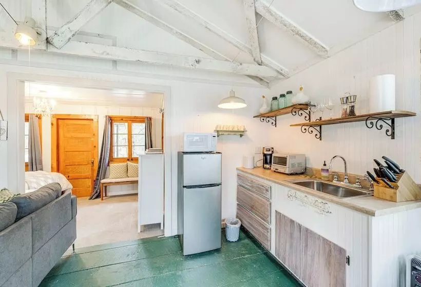 Serene Bass Lake Cabin Near Shopping & Dining!