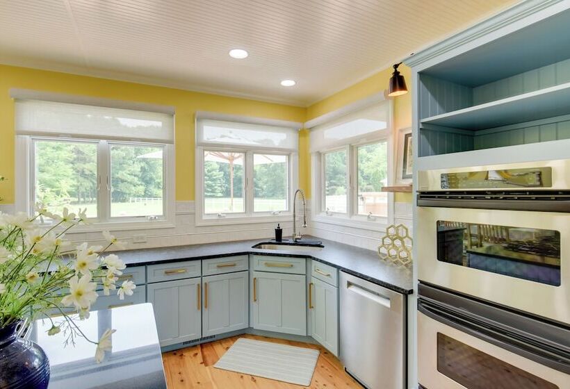 Spacious Maryland Home On Private 2 Acre Property