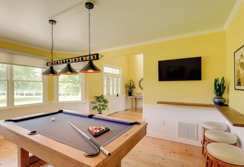 Spacious Maryland Home On Private 2 Acre Property