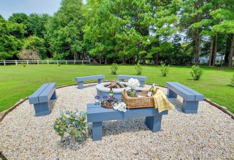 Spacious Maryland Home On Private 2 Acre Property