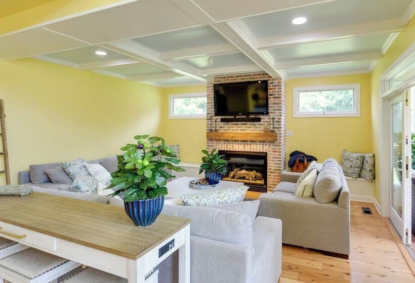 Spacious Maryland Home On Private 2 Acre Property