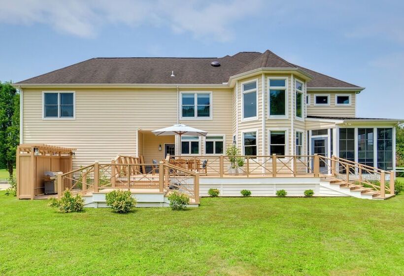 Spacious Maryland Home On Private 2 Acre Property