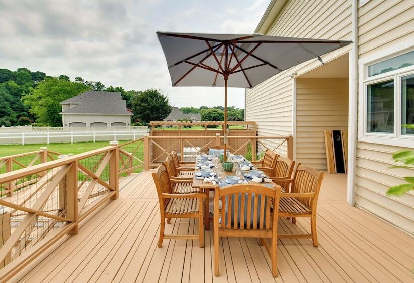 Spacious Maryland Home On Private 2 Acre Property