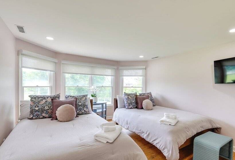 Spacious Maryland Home On Private 2 Acre Property