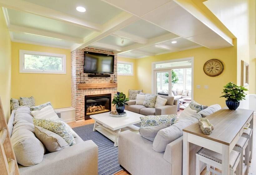 Spacious Maryland Home On Private 2 Acre Property