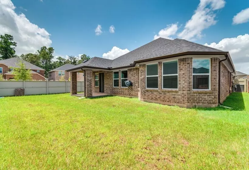 Spacious Shenandoah Home, Near The Woodlands Mall!