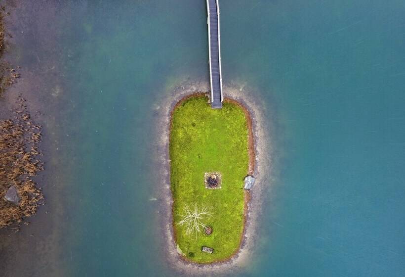 Secluded Estate W/ Guest House, Private Pond, Gym, & Movie Theater Sunny Pond