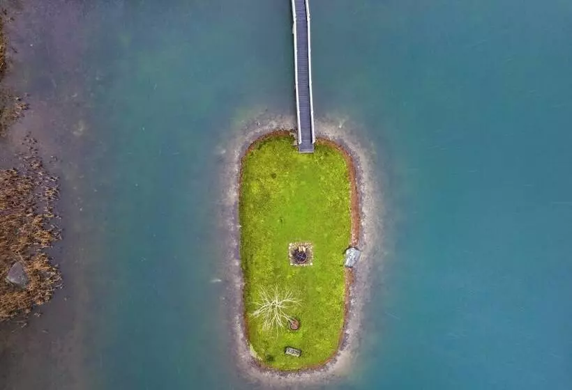 Secluded Estate W/ Guest House, Private Pond, Gym, & Movie Theater Sunny Pond