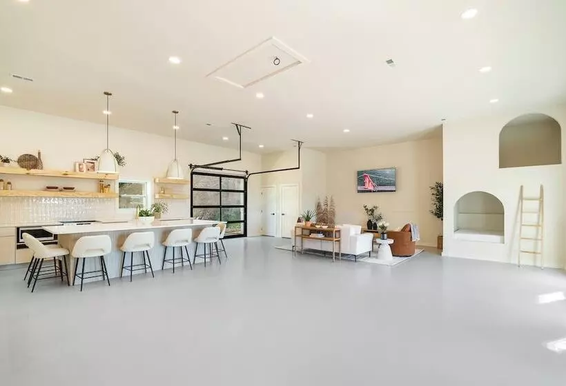 Modern Home W/ Hot Tub & Backyard Oasis!