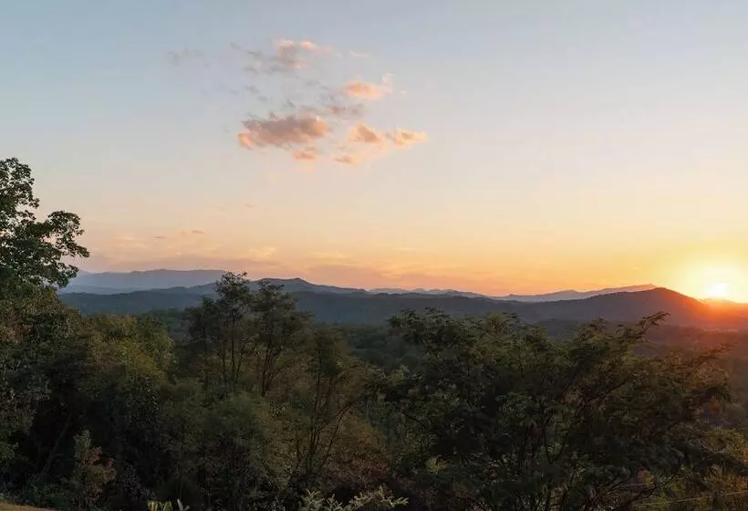 Modern Home W/ Hot Tub & Backyard Oasis!